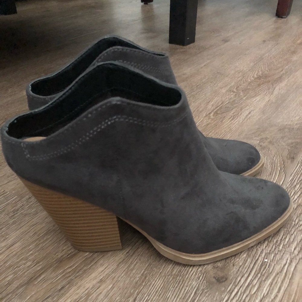 Dolce Vita Gray Mule